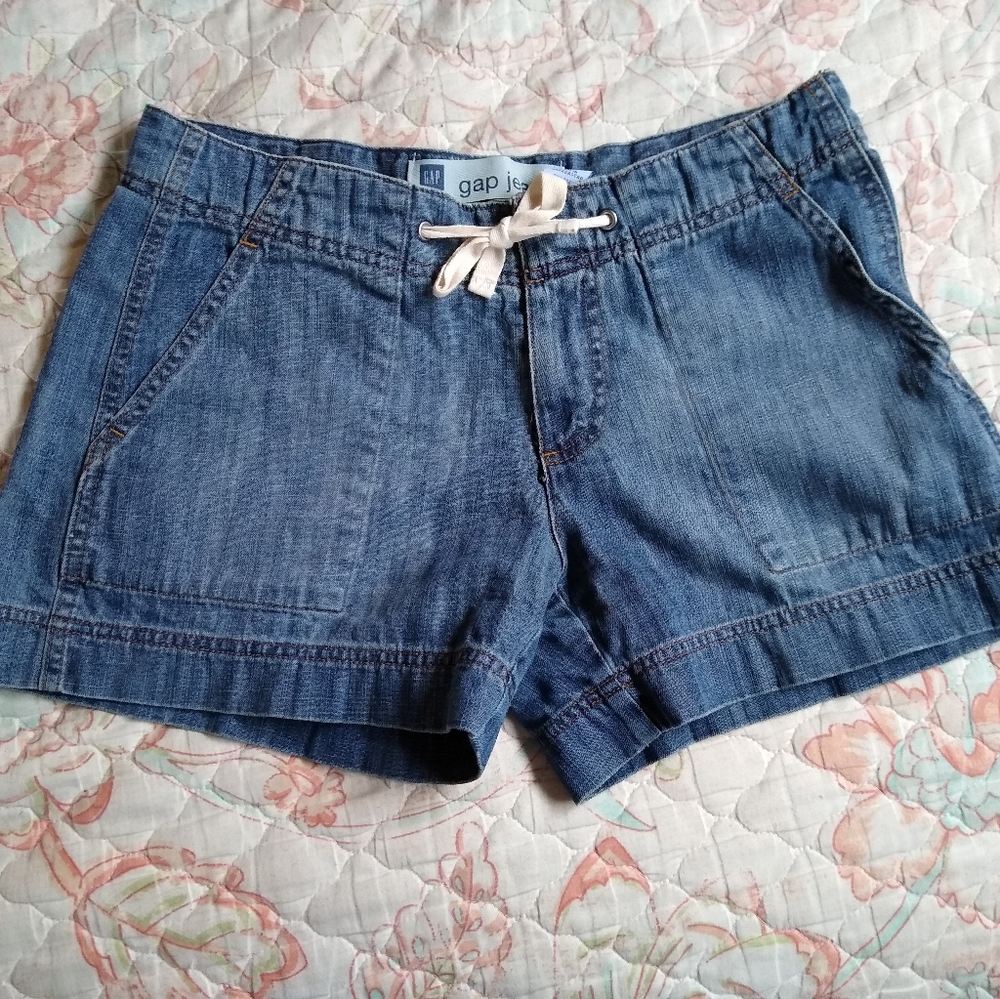 Women's Size 6 GAP Jean Shorts